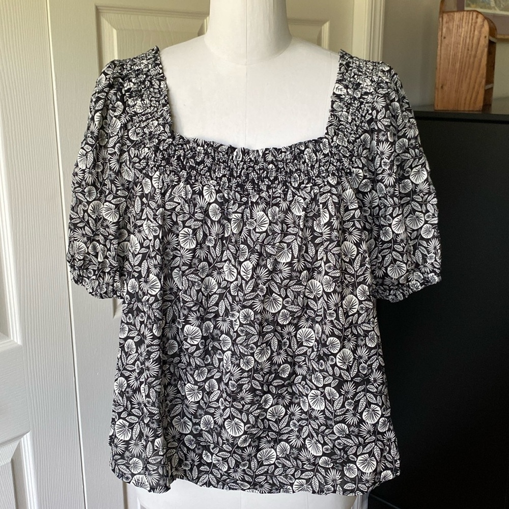 LOFT Peasant Style Top/Size L